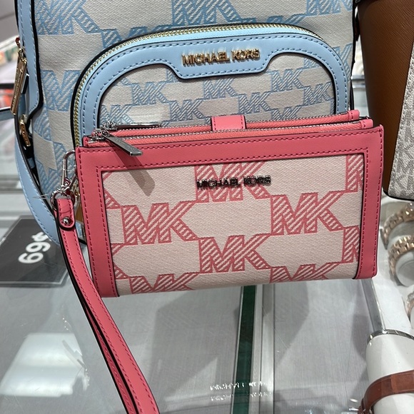Michael Kors Handbags - MICHAEL KORS JET SET TRAVEL 35S3GTVW7J LIGHT SAGE LG DOUBLE ZIP WRISTLET-WALLET-